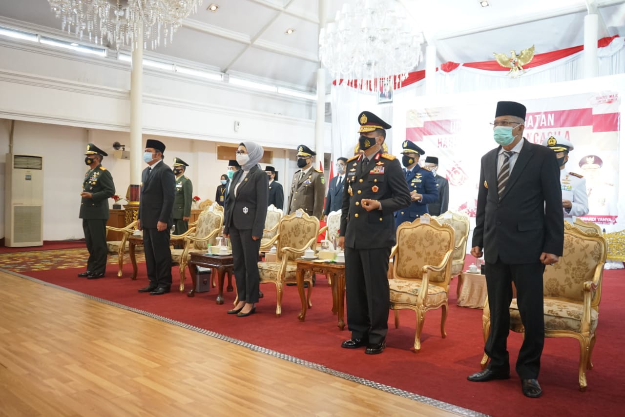 Gubernur Sumsel Herman Deru, mengikuti Upacara Peringatan Hari Kesaktian Pancasila Griya Agung, Kamis (1/10).