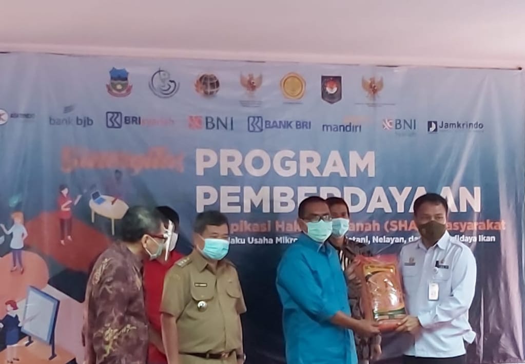 Melalui SHAT, Kementan Beri Bantuan kepada Petani di Garut