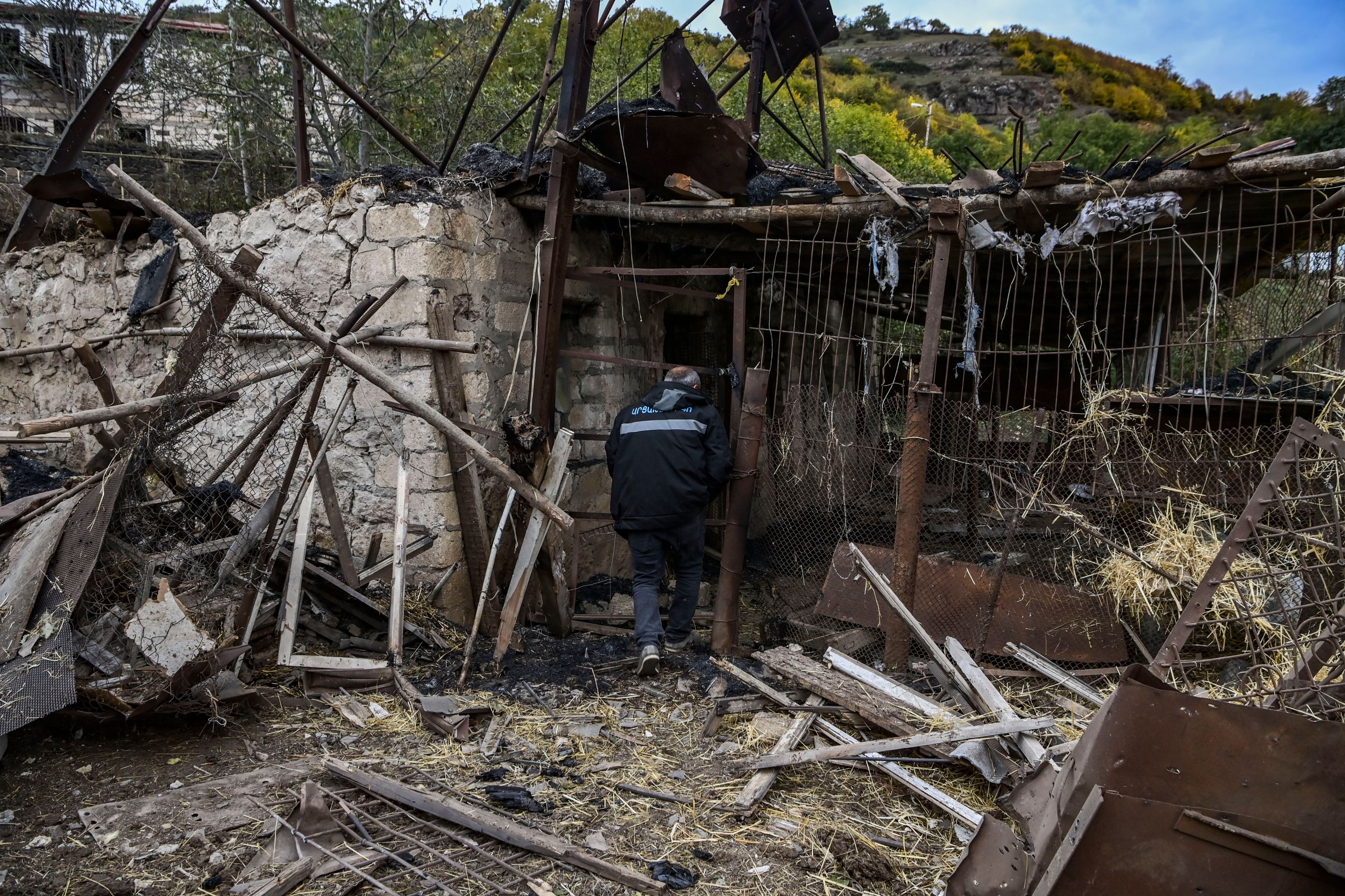 Bangunan yang hancur akibat peperangan antaran Armenia-Azerbaijan di Nagorno-Karabakh