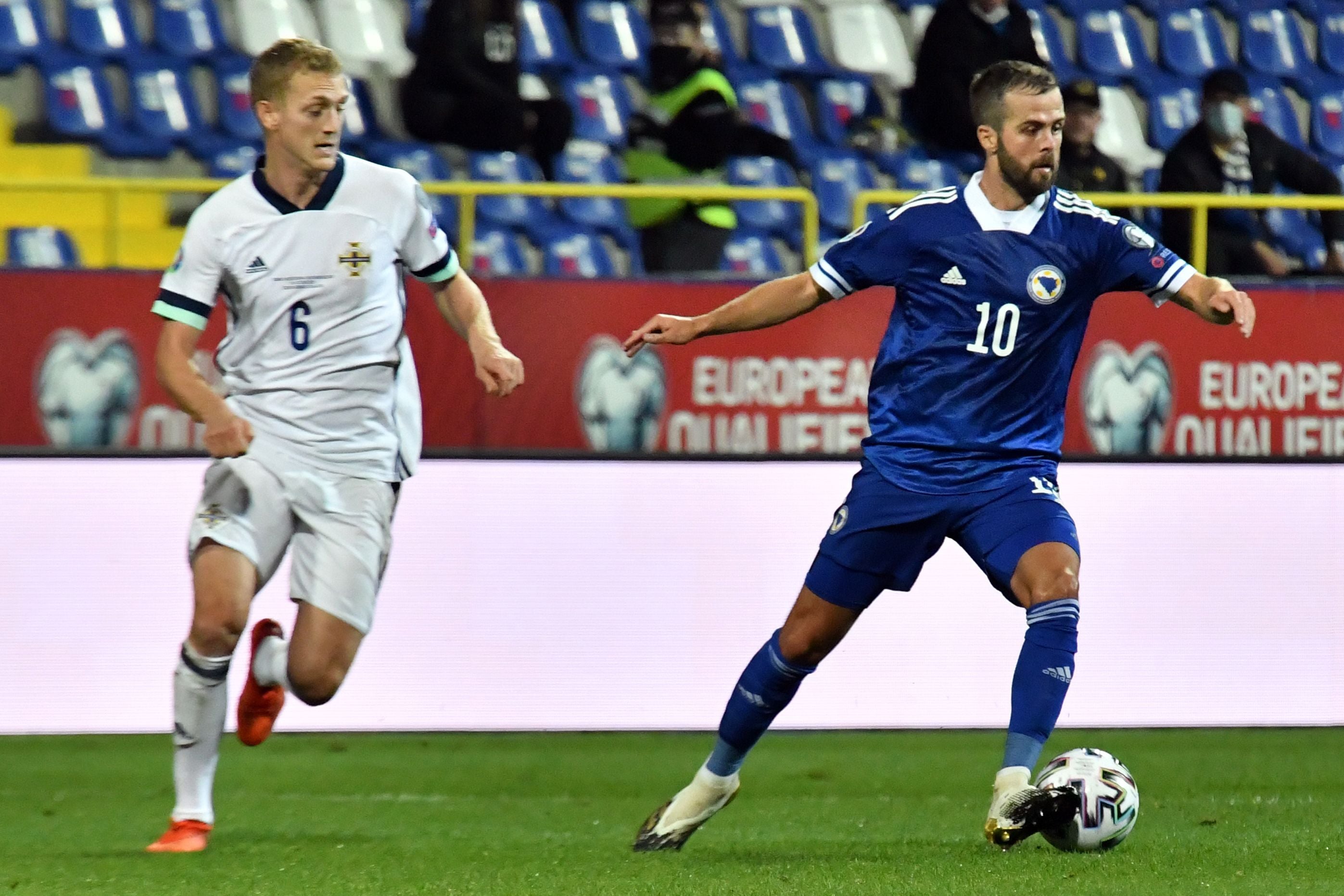 Pertandingan antara Irlandia Utara melawan Bosnia Herzegovina di Sarajevo, Kamis (8/10/2020)