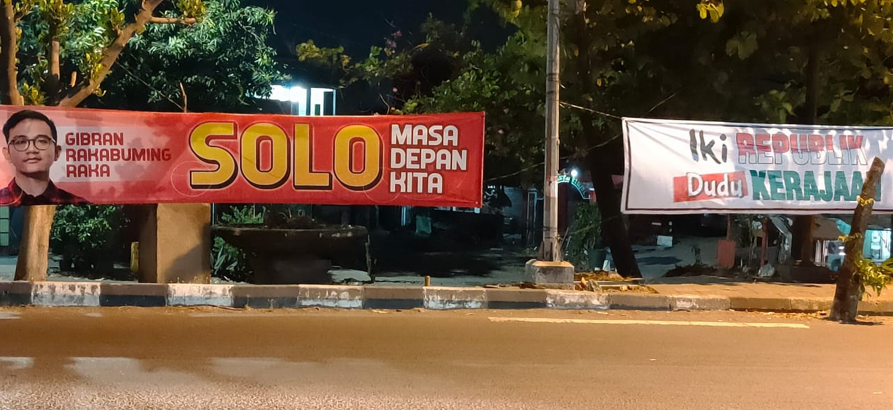 Kampanye calon kepala daerah di solo.