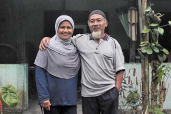 Musimin dan isterinya, Sarinah.