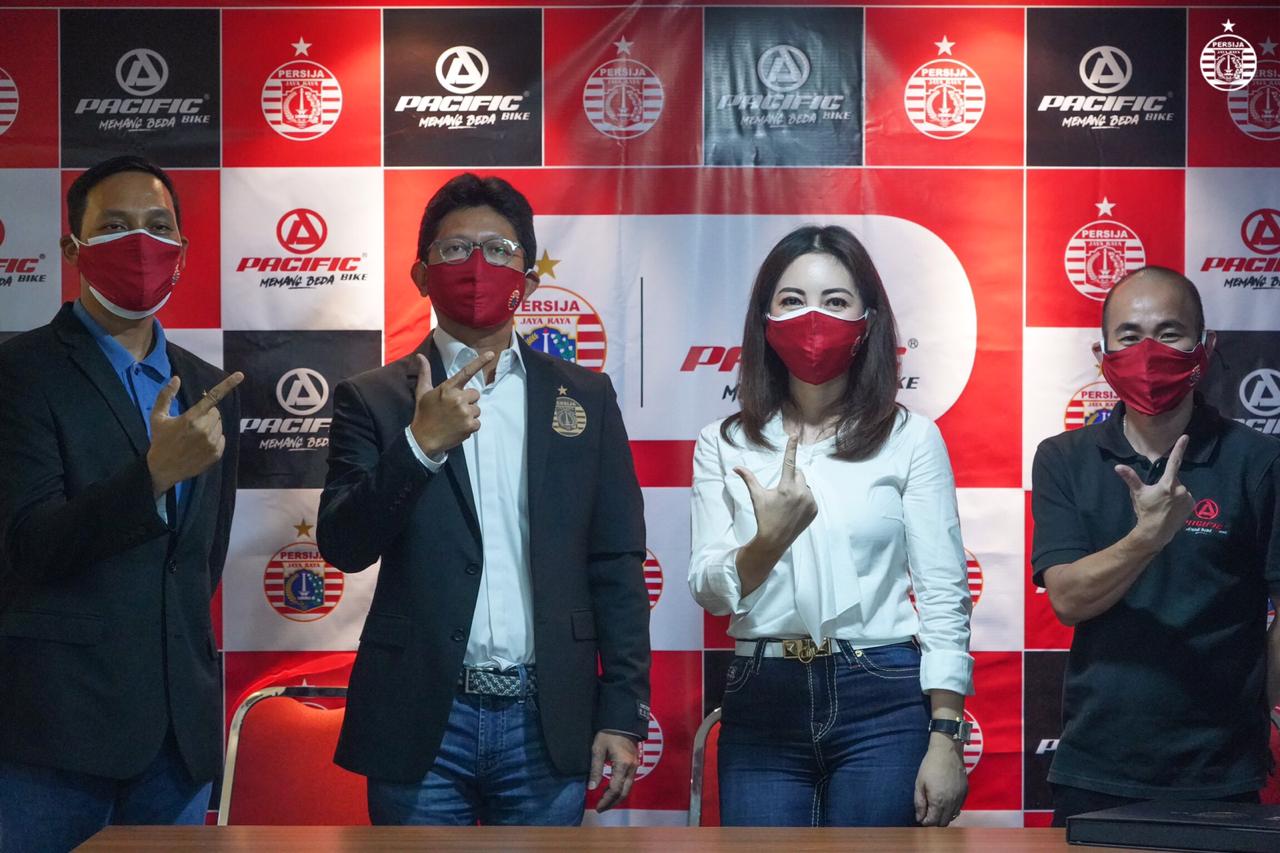 Persija Jakarta menjalin kerja sama dengan produsen sepeda Pasific Bike. 