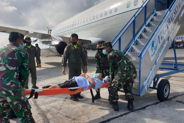 Anggota tim gabungan pencari fakta (TGPF) kasus Intan Jaya yang terluka dalam aksi penembakan menjalani perawatan Sabtu, 10 Oktober 2020