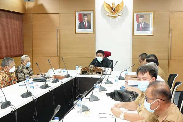 Gubernur Sumatra Selatan Herman Deru optimis Sumsel segera miliki Bank Gabah untuk meningkatkan kesejahteraan petani.