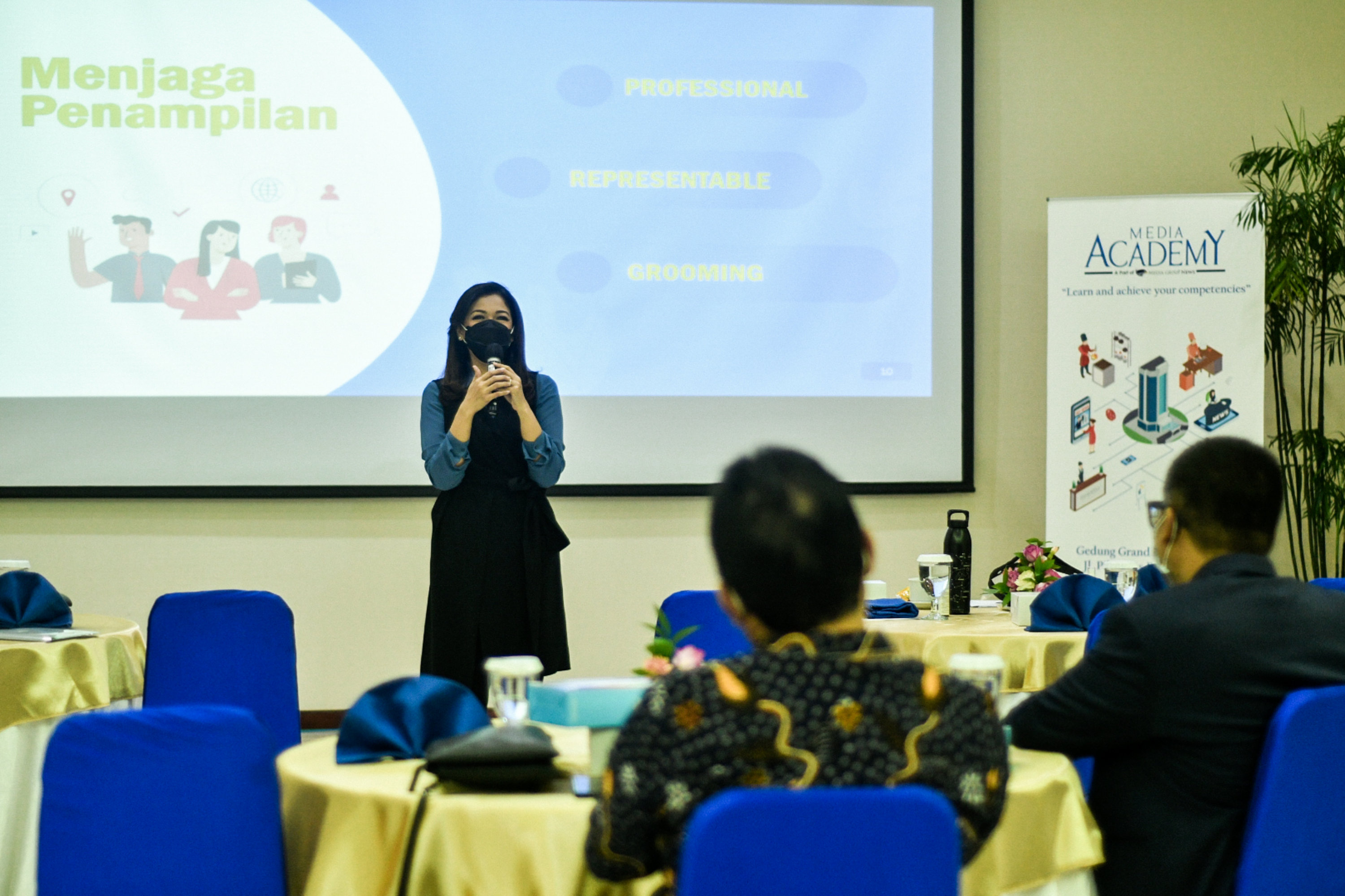 MEDIA ACADEMY: Materi body language dalam public speaking, salah satu materi di Media Academy di Center Media Academy, Kedoya, Jakarta