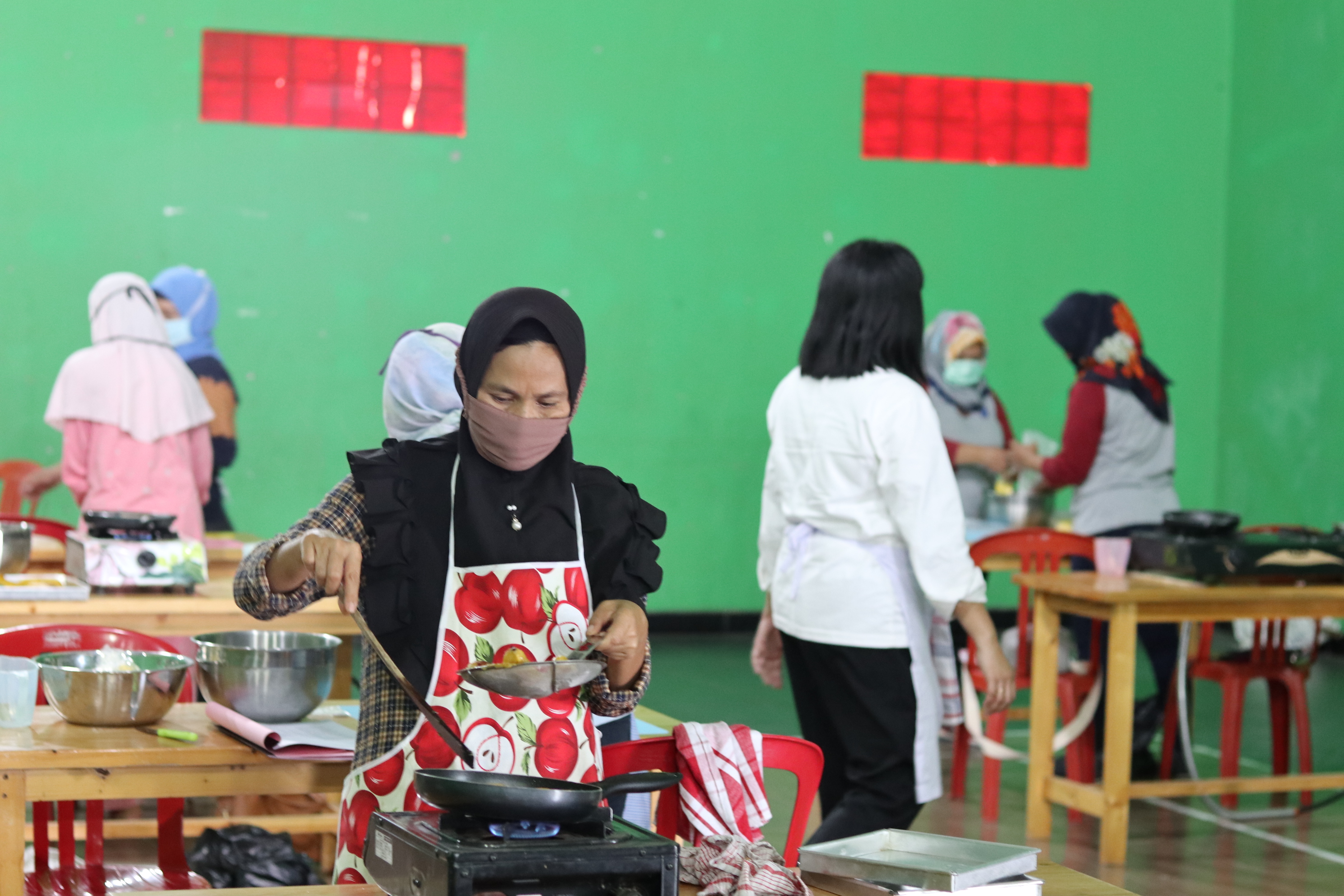 Belajar Menjadi Produsen Kue Bolen Pisang