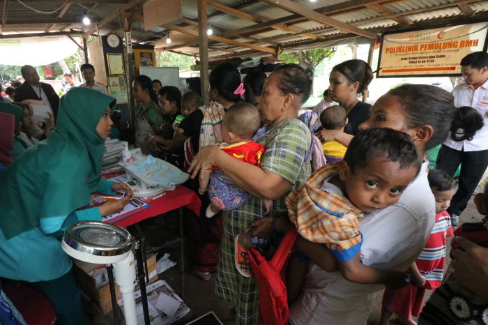 Survei FOI (Foodbank of Indonesia) mengungkapkan bahwa  27% balita ke sekolah dengan perut kosong karena tidak makan hingga siang hari.