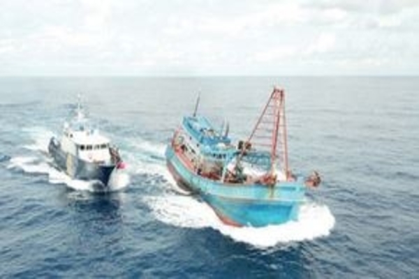 Kapal Pengawas Perikanan Ditjen PSDKP-KKP melakukan pengejaran terhadap Kapal Ikan Asing (KIA) Ilegal di Laut Natuna Utara