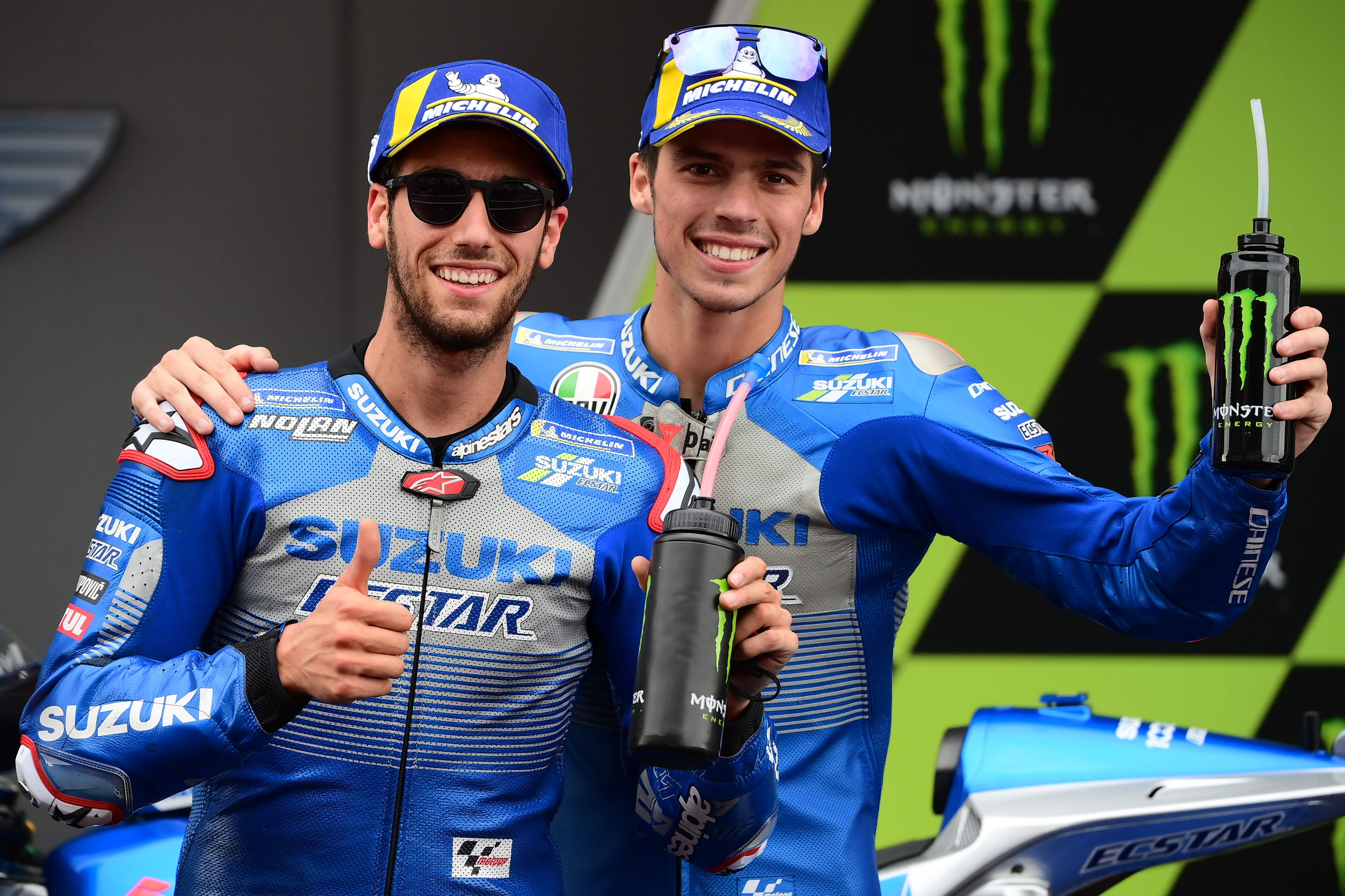 Alex Rins dan Joan Mir, dua pembalap yang merupakan tim Suzuki.