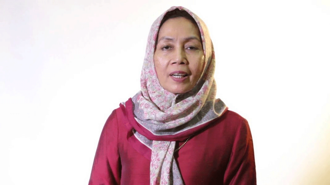 Nyai Masriyah Amva memimpin Pesantren Kebon Jambu 