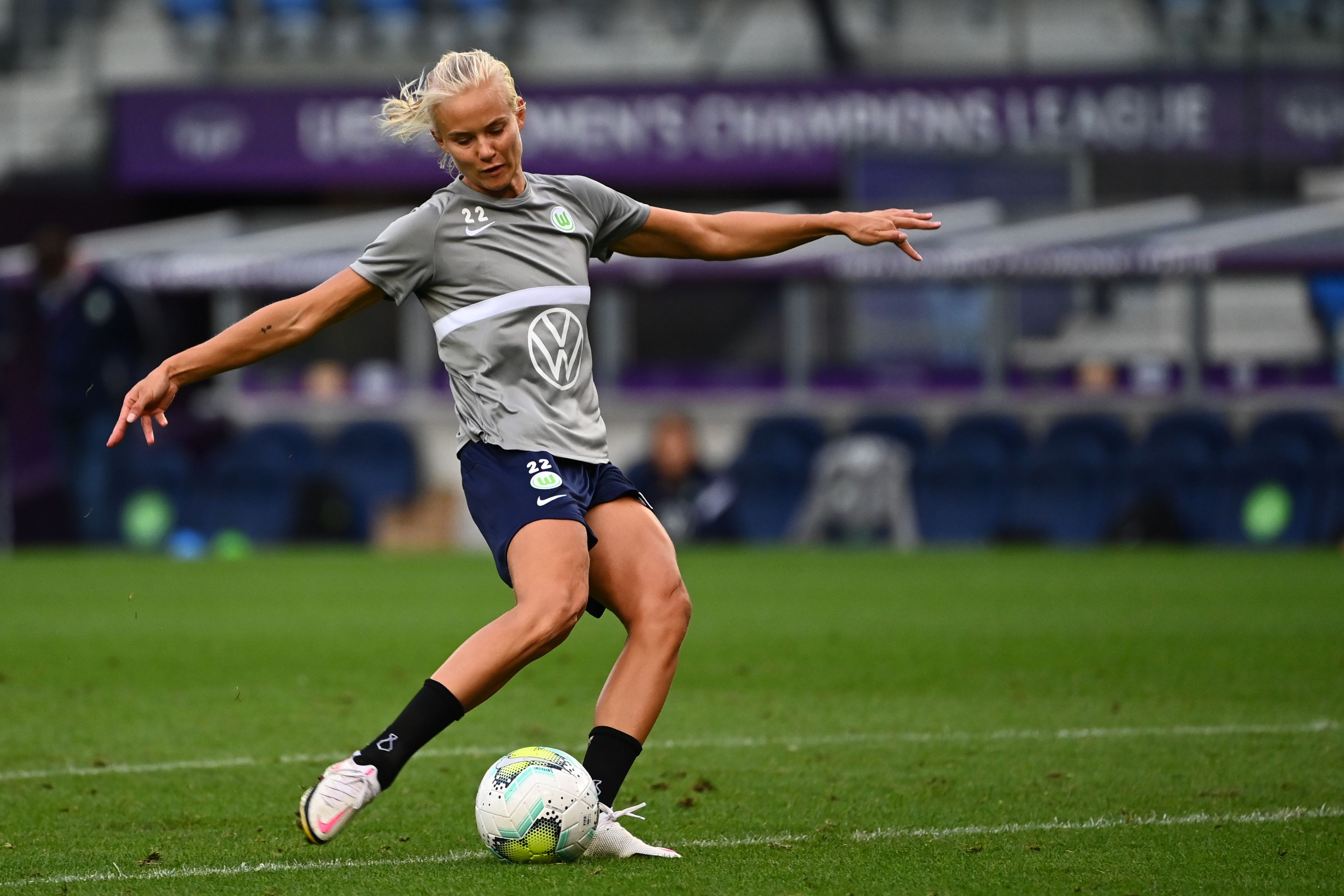 Pernille Harder, Pesepak Bola Putri Terbaik Eropa