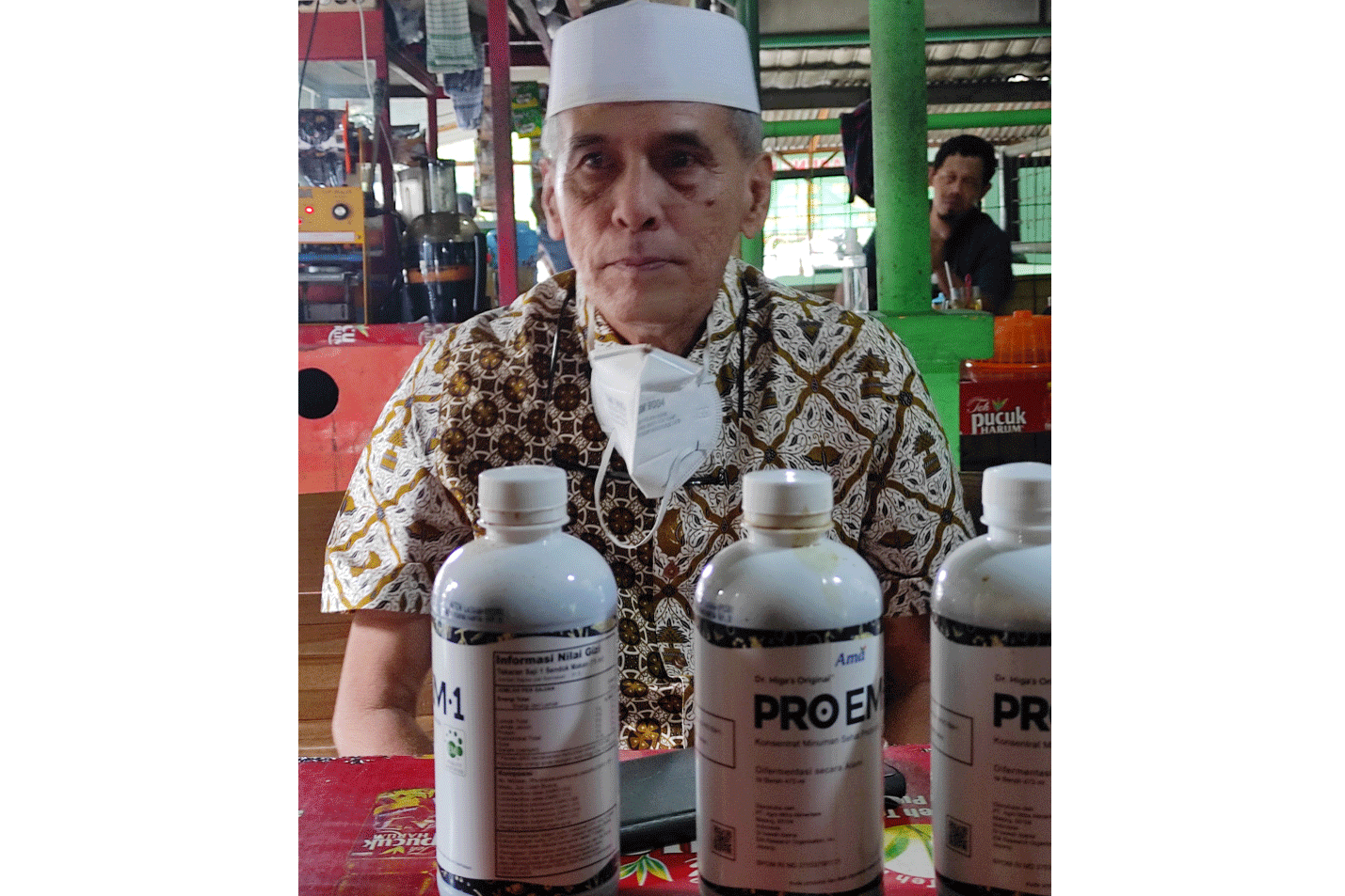 Ilustrasi Prihatin Wartawan Solo Rawan Tertular Virus Covid, Hasan MulachelaBerbagi Kasih Probiotik Pro Em1: