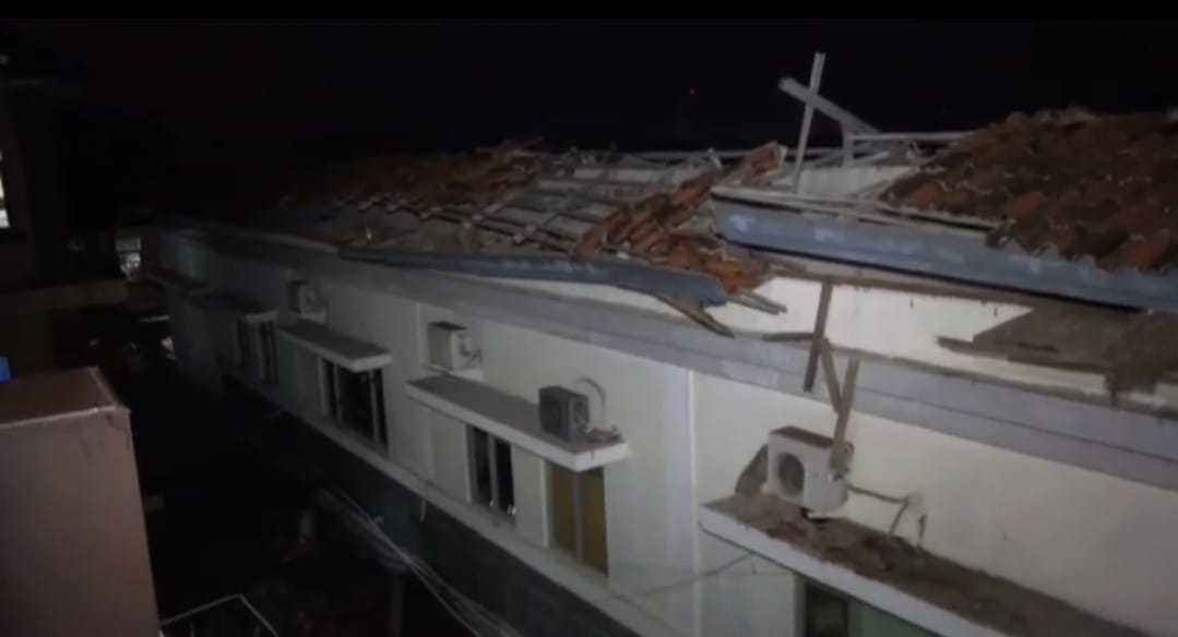 Atap Ruang IGD Roboh, 13 Pasien Dievakuasi