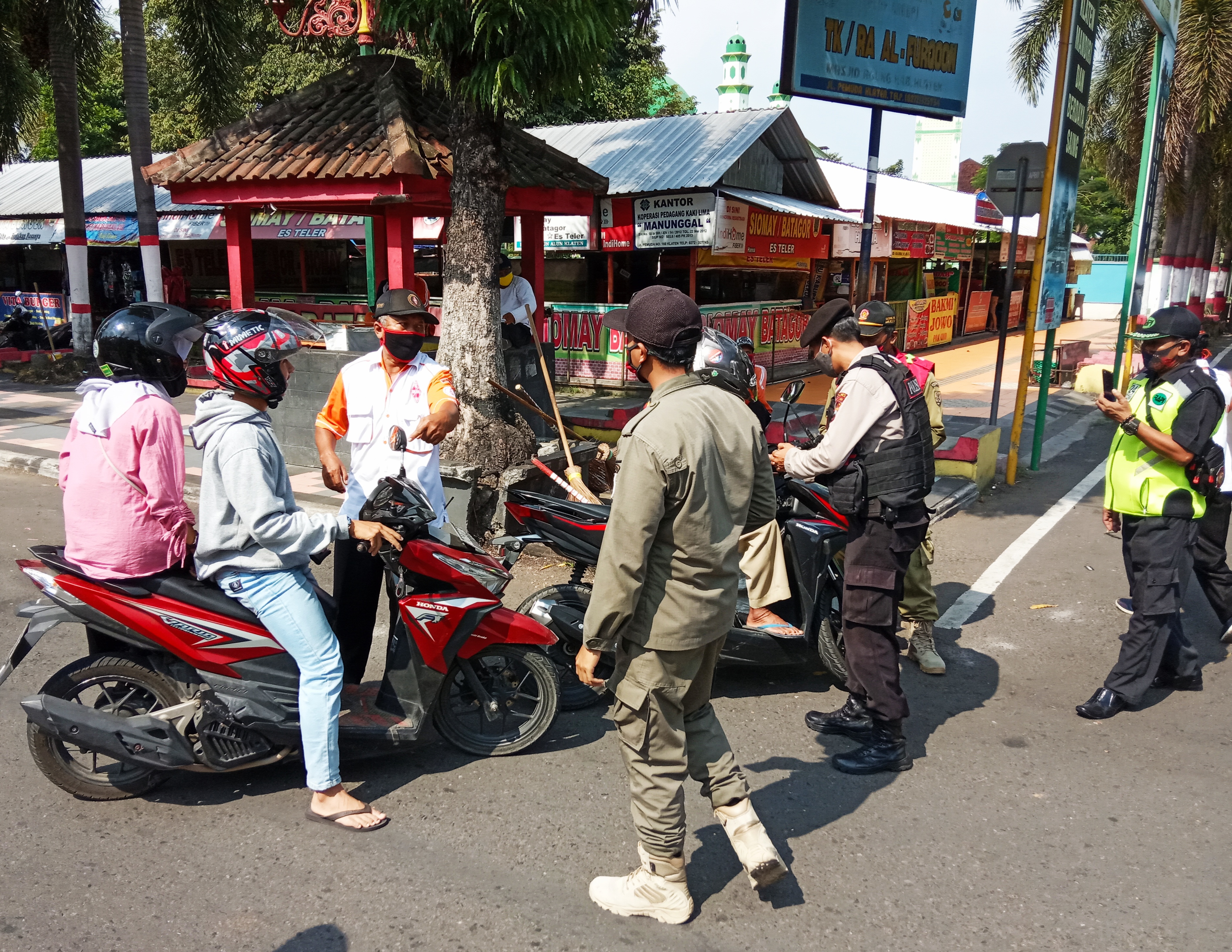Gugus tugas Klaten lakukan razia masker