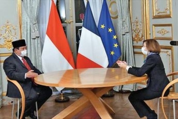 Menteri Pertahanan Prabowo Subianto melakukan pertemuan bilateral dengan Menteri Pertahanan Prancis, Florence Parly, Rabu (21/10).