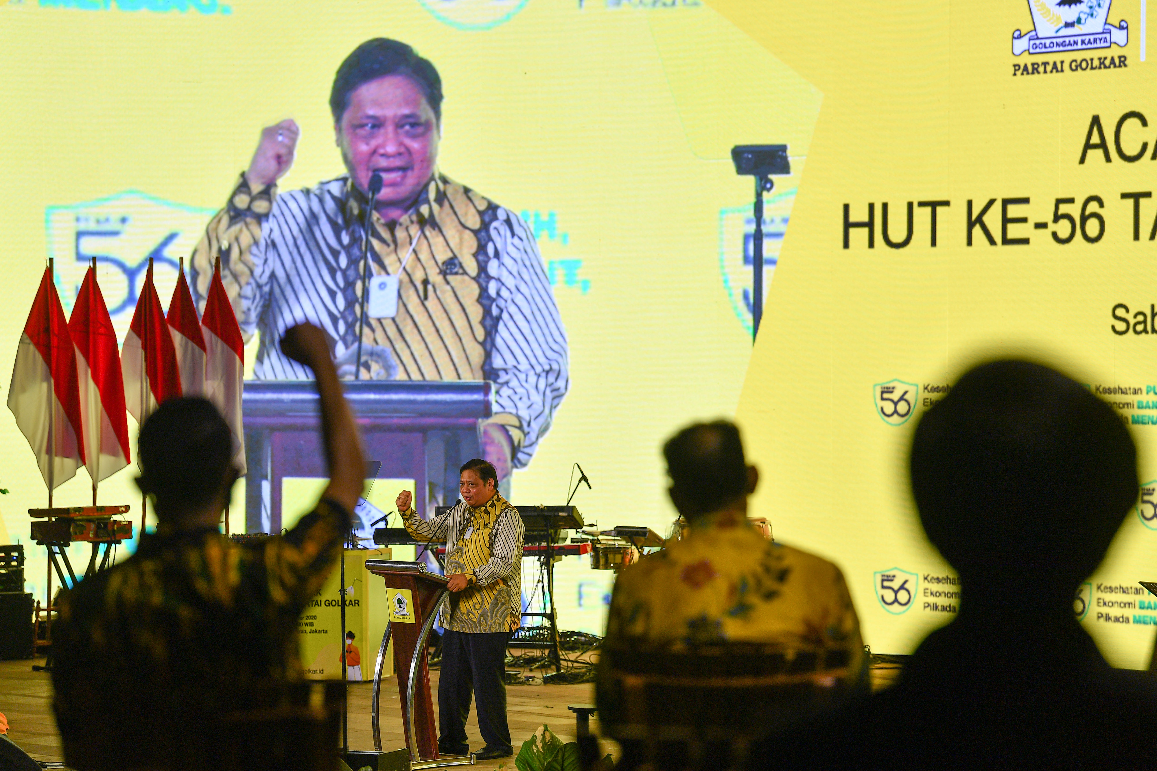 Ketua Umum DPP Partai Golkar Airlangga Hartarto menyampaikan pidato dalam acara puncak HUT Ke-56 Partai Golkar di Hutan Kota by Plataran.