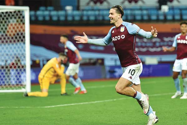 Gelandang Aston Villa Jack Grealish merayakan gol yang dia cetak ke gawang Liverpool dalam laga lanjutan Liga Primer Inggris, kemarin