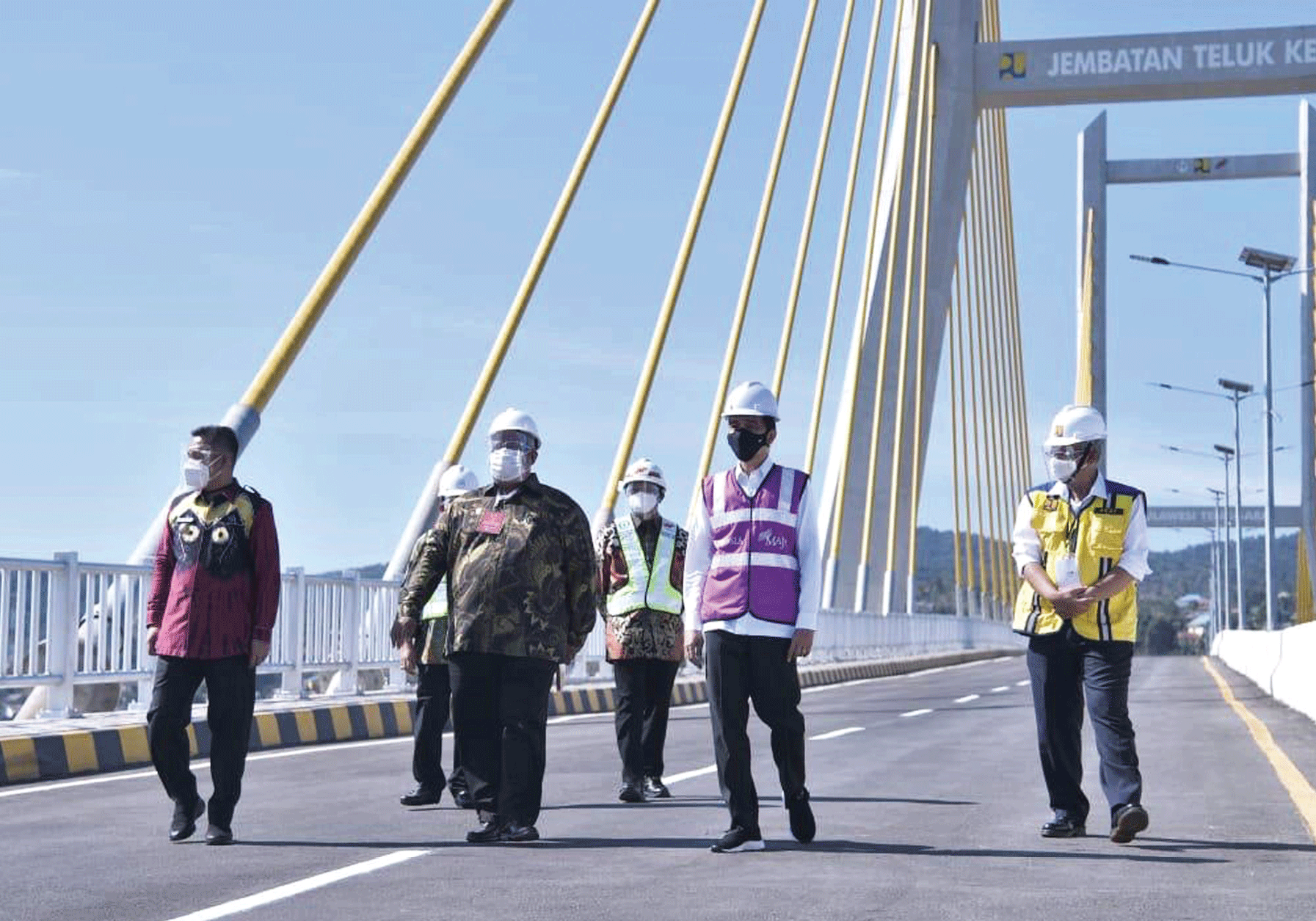 PRESIDEN RESMIKAN JEMBATAN TELUK KENDARI