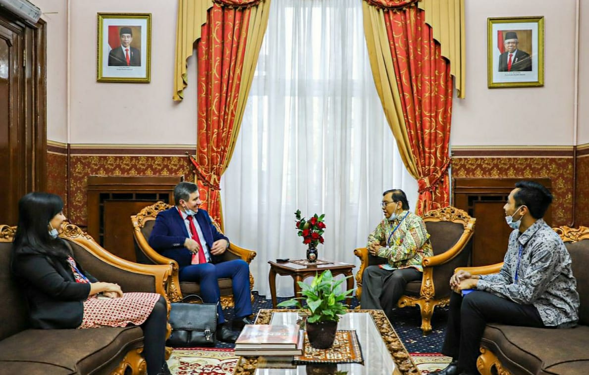 Pertemuan antara KBRI Moskow dengan diplomat muda negara sahabat di Moskow