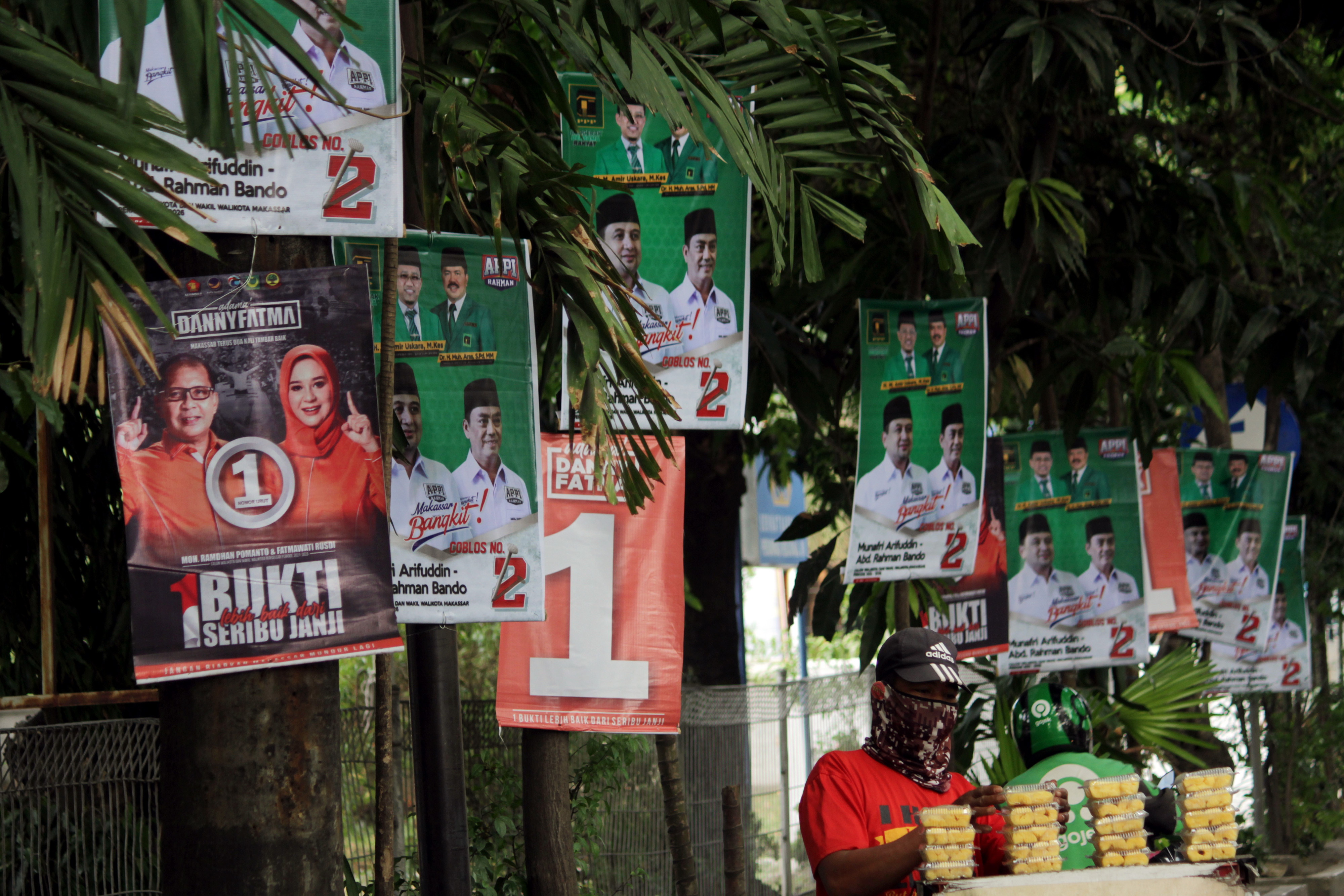 Suasana pilkada di Makassar, Sulwesi Selatan.