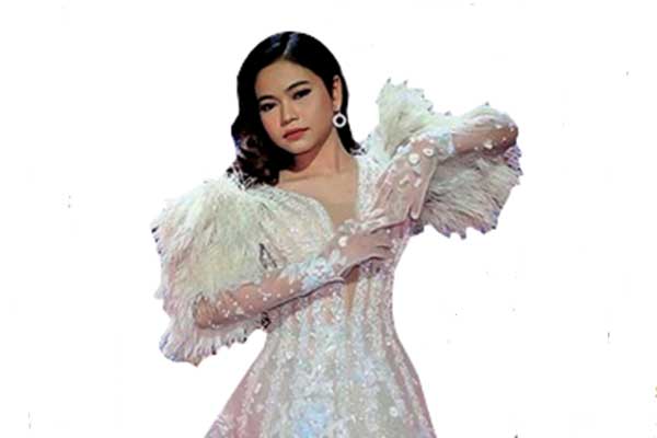 Pedangdut muda Rara Lida