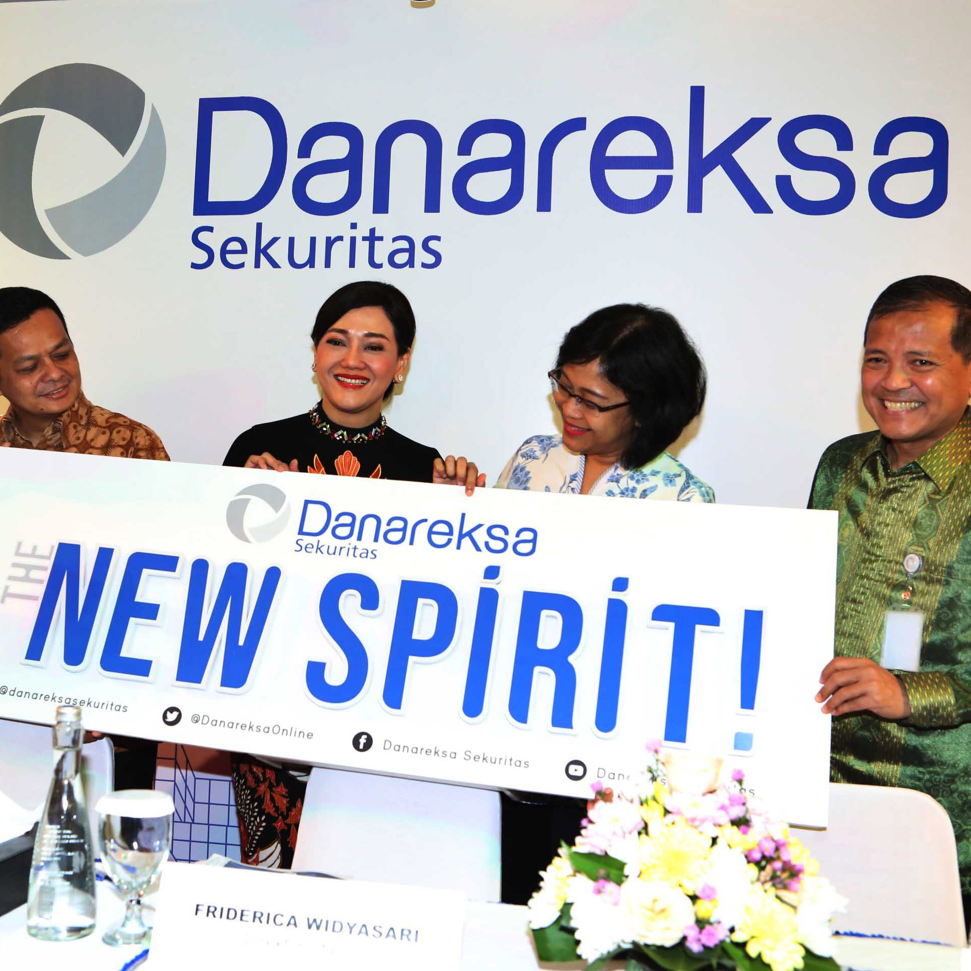 Perkenalan manajemen baru PT Danareksa Sekuritas (DS) di BRILiaN Center, Jakarta, Senin (2/03). DS diakuisisi sebesar 67% oleh Bank BRI. 