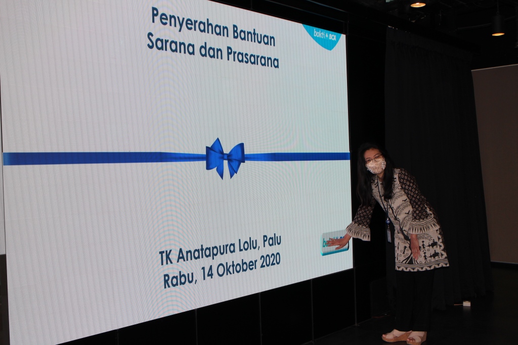 BCA berikan bantuan untiuk korban gempa Palu, Sulawesi Tengah. 