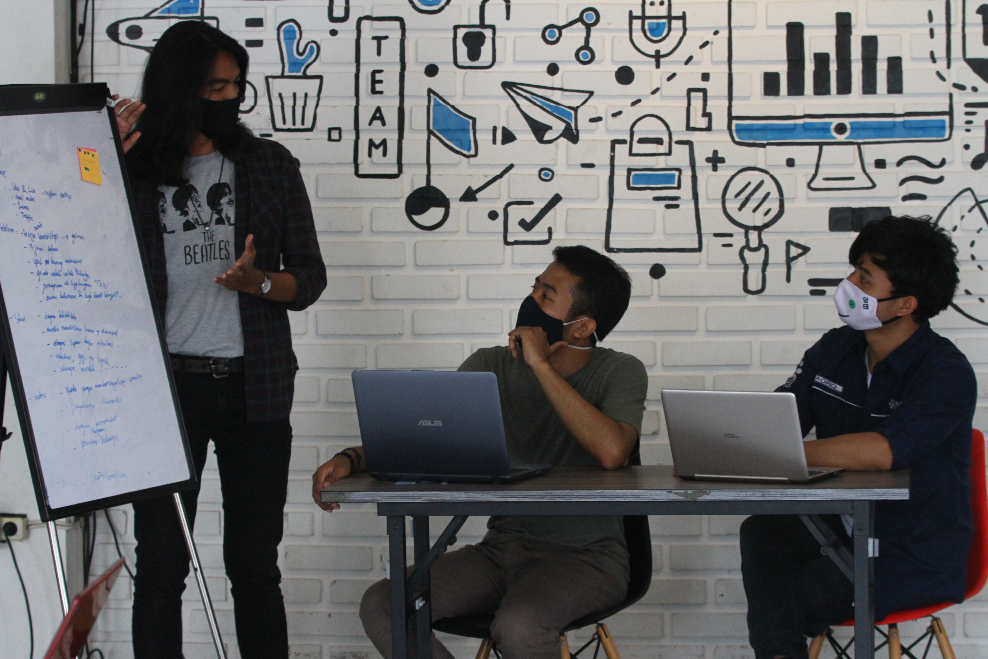 TARGET PERTUMBUHAN PERUSAHAAN RINTISAN DIGITAL