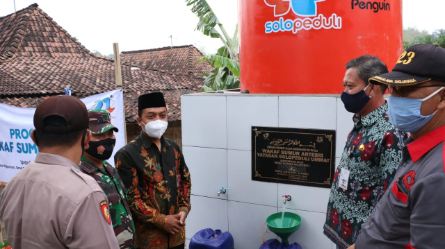 Penyerahan sumur artesis oleh Yayasan Peduli Solo kepada Pemkab Boyolali, Jawa Tengah, Sabtu (10/10/2020)