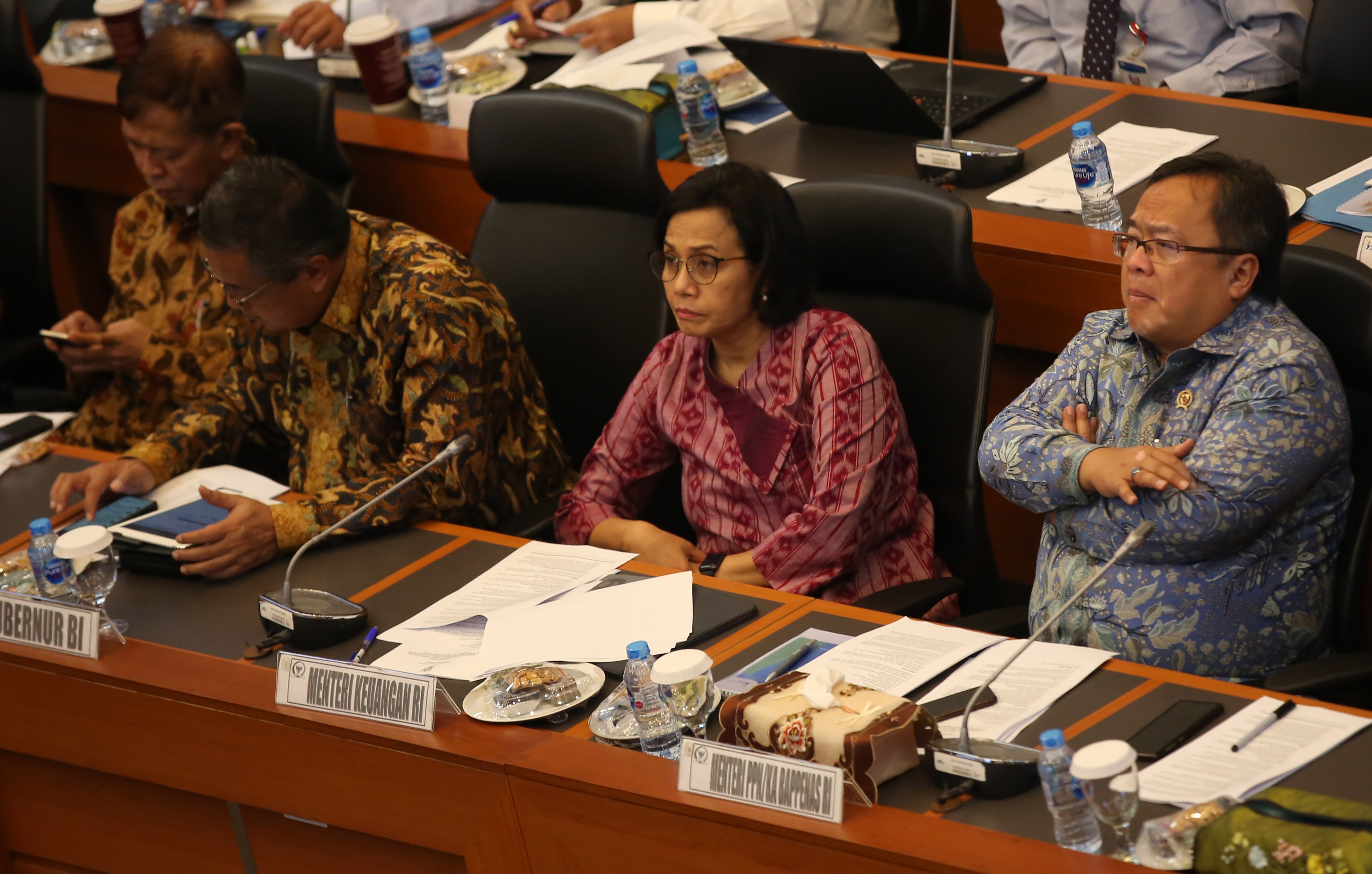 Menteri Keuangan Sri Mulyani Indrawati (tengah) di Gedung DPR, Jakarta, Senin (8/7/2019).