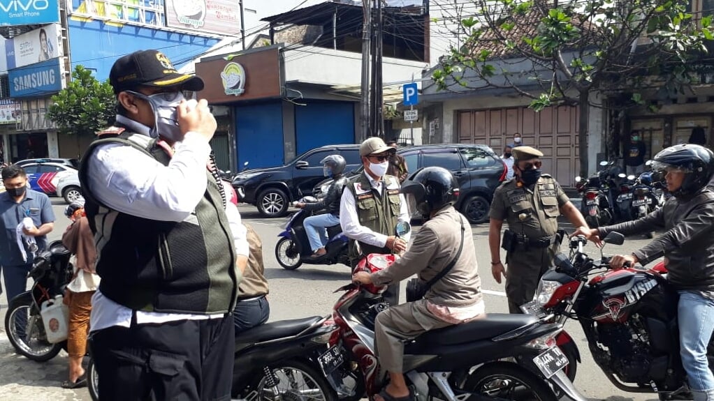 Sosialisasi dan Edukasi Penggunaan Masker di Kota Sukabumi