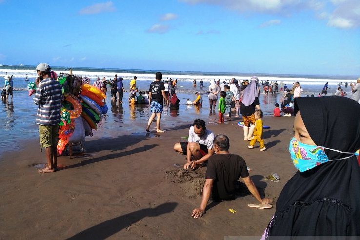 Suasana pantai pangandaran, jawa barat