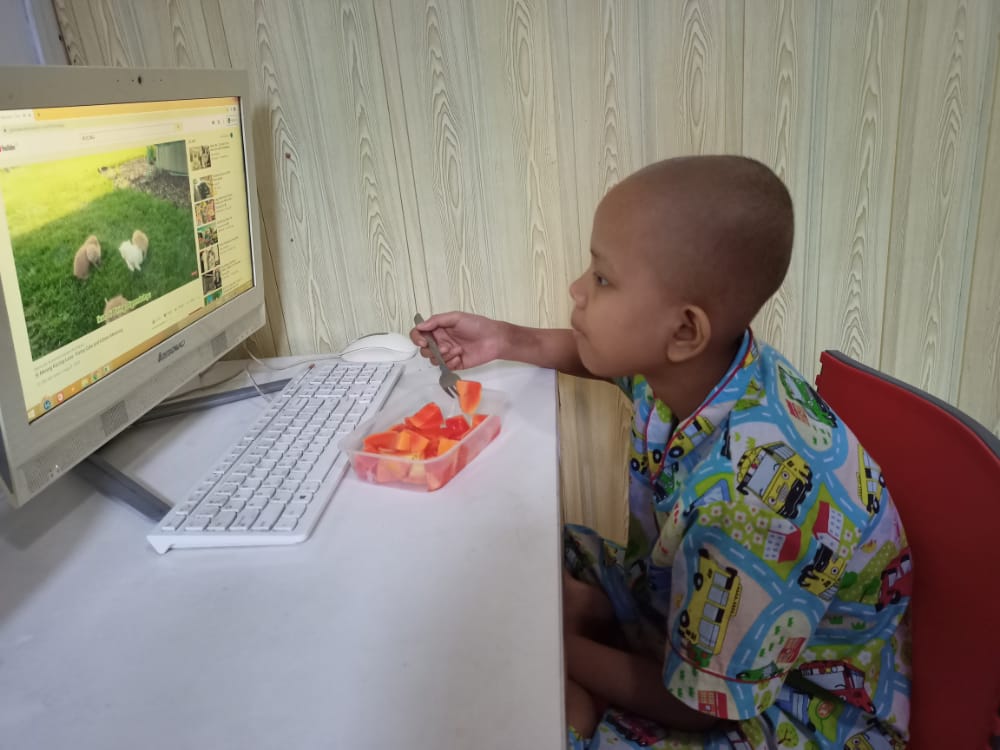 Dukungan Nutrisi Penting untuk Tunjang Kesembuhan Kanker pada Anak