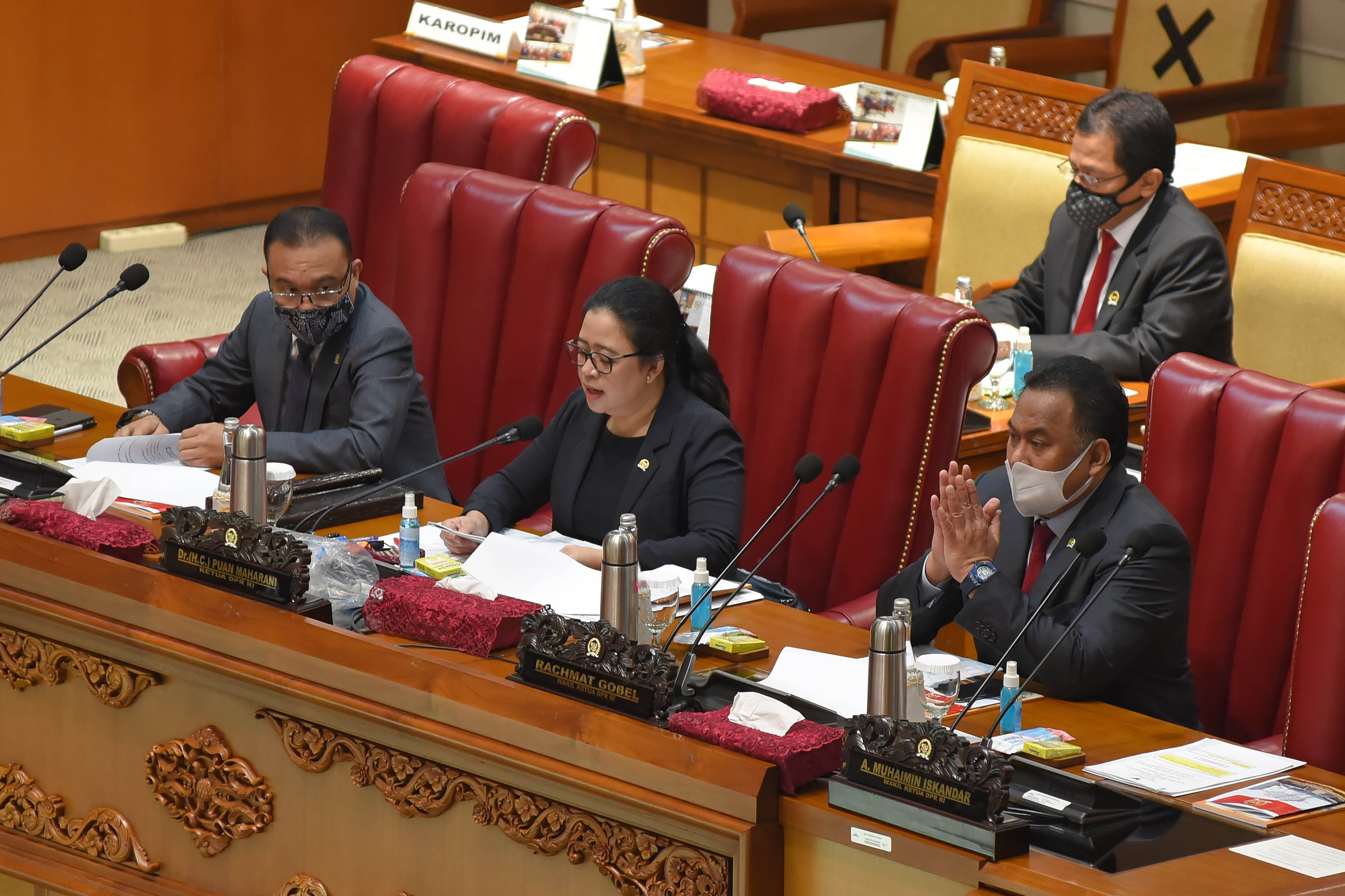 Ketua DPR RI Puan Maharani saat memimpin rapat paripurna.