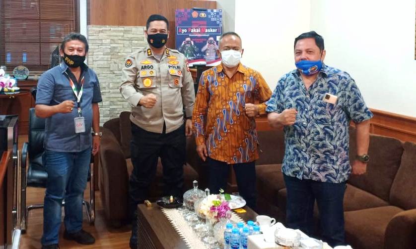 Kadiv Humas Polri Irjen Argo Yuwono bersama jajaran pengurus PWI. 