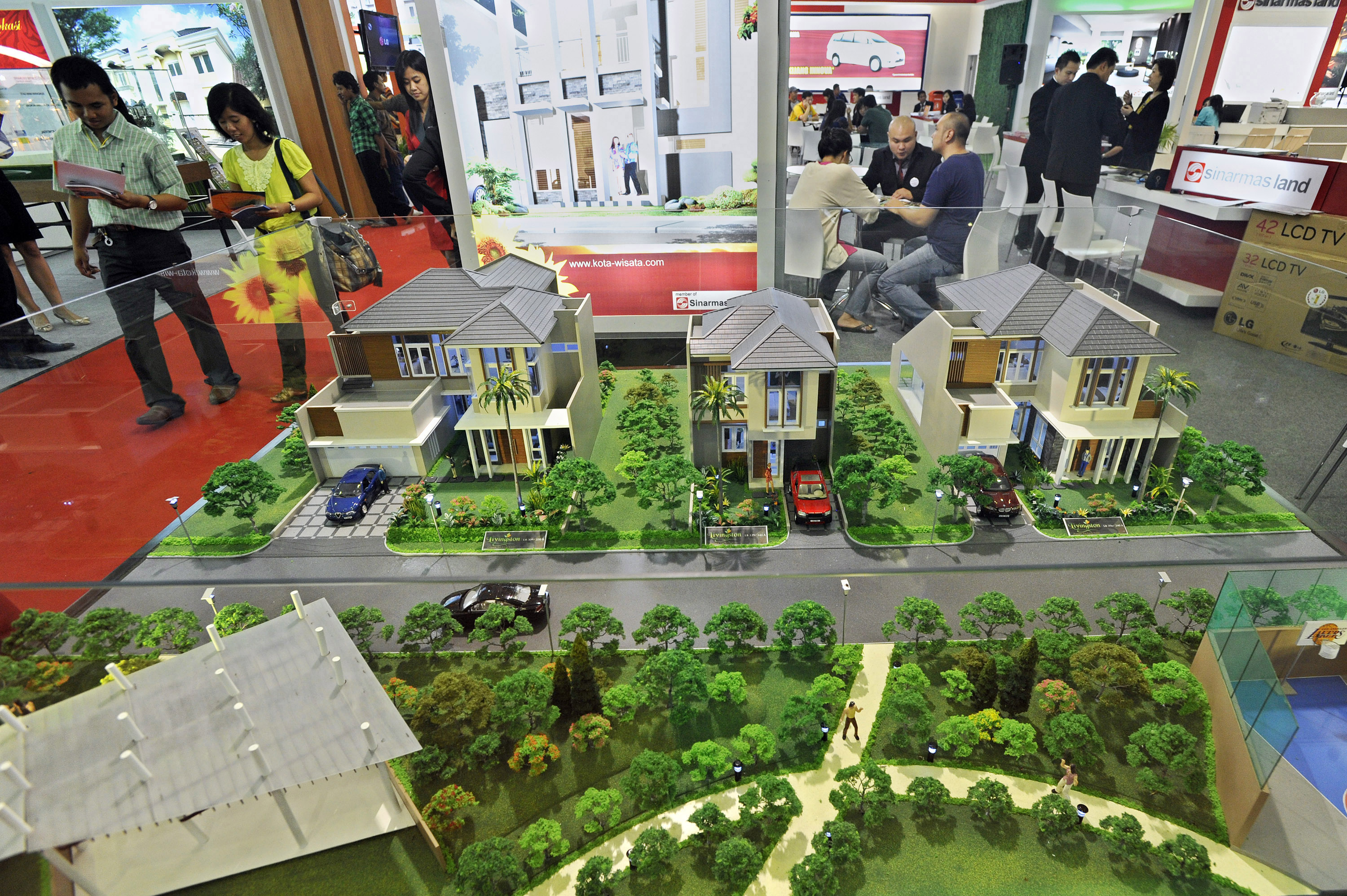 Omnibus law UU Cipta Kerja ‘hanya perluasan segmentasi’ sehingga tidak bakal membuat ‘harga naik’.