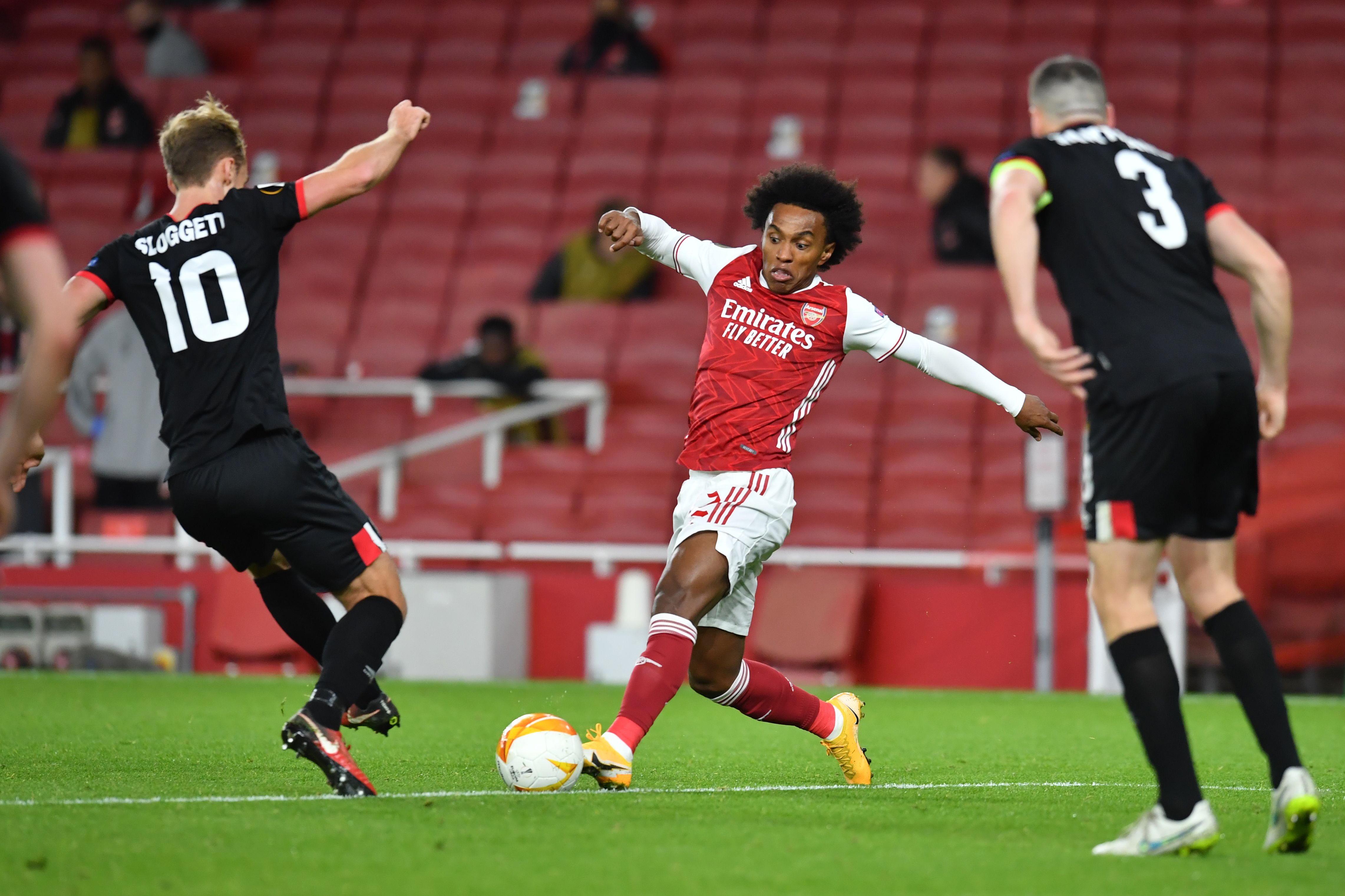 Pertandingan Arsenal melawan  Dundalk. Arsenal siap bertemu dengan Manchaster United