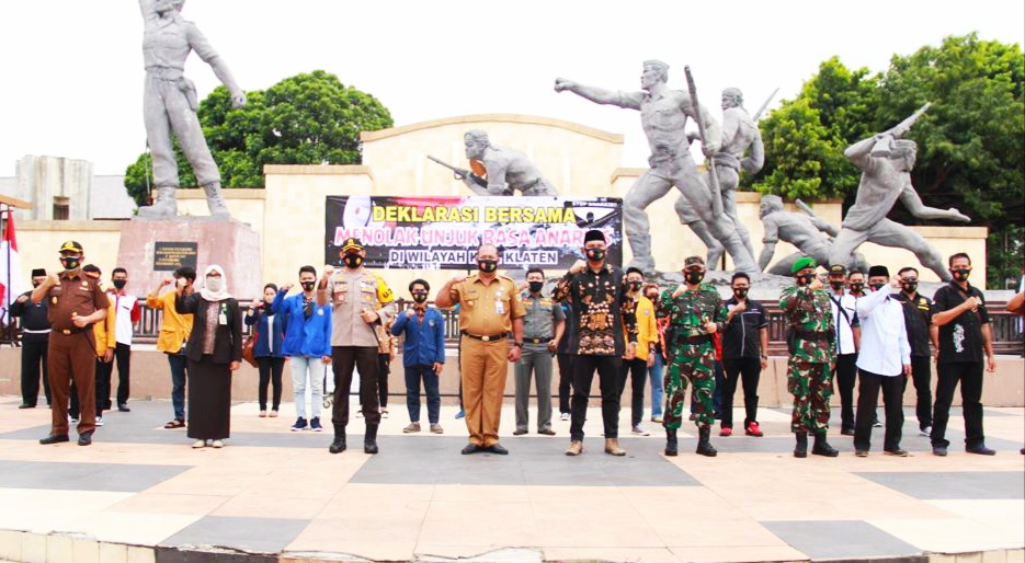 Deklarasi menolak unjuk rasa anarkis di Monumen Juang 45 Klaten. 