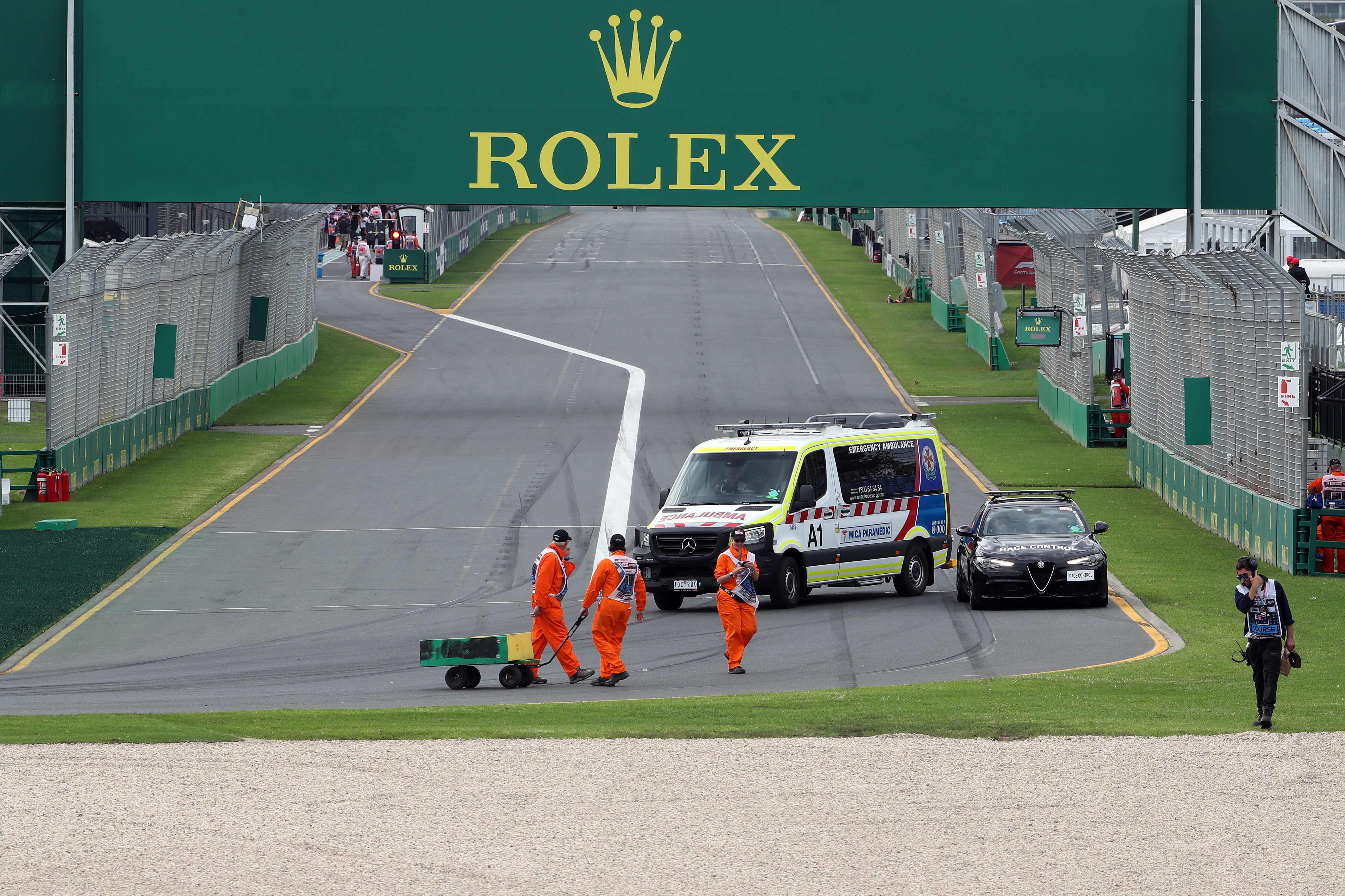 Sirkuit Albert Park disiapkan untuk GP Australia, Maret lalu, sebelum akhirnya dibatalkan.