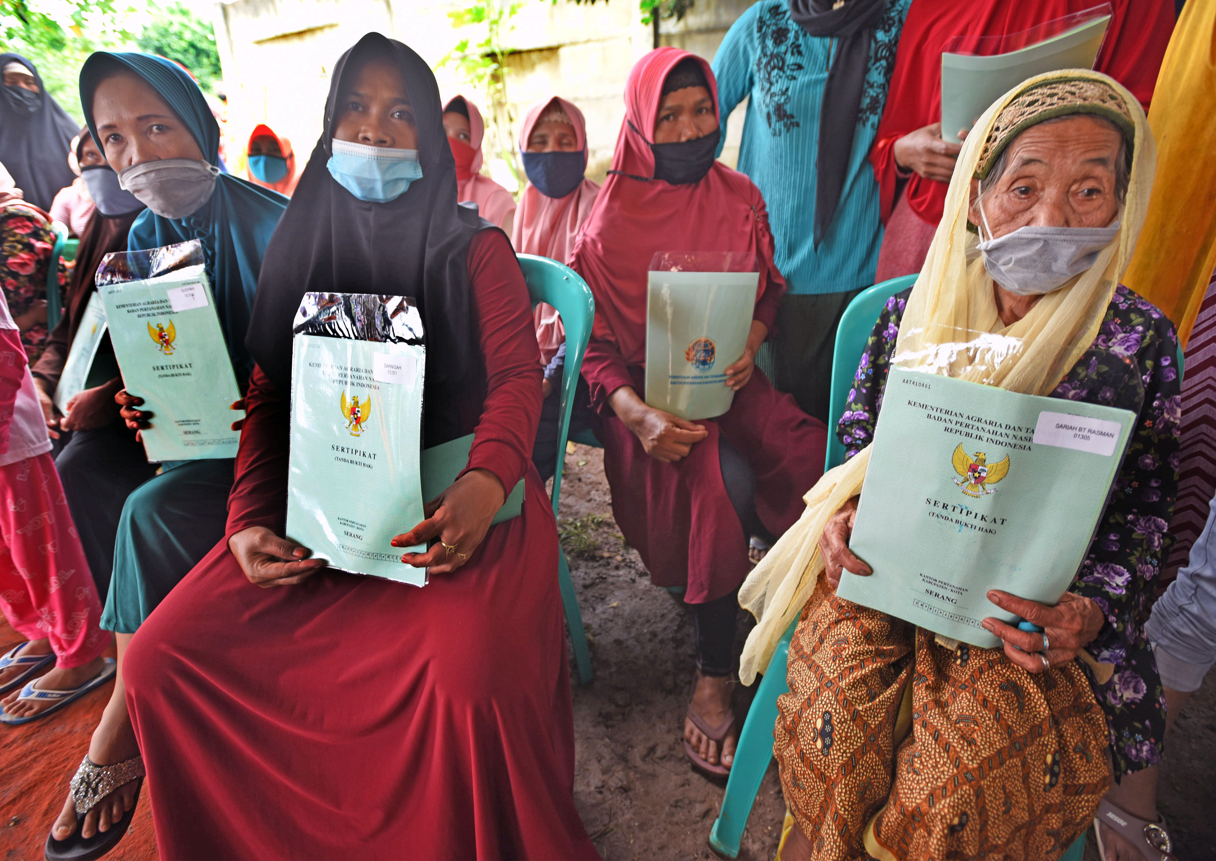 PENYERAHAN SERTIFIKAT TANAH PTSL