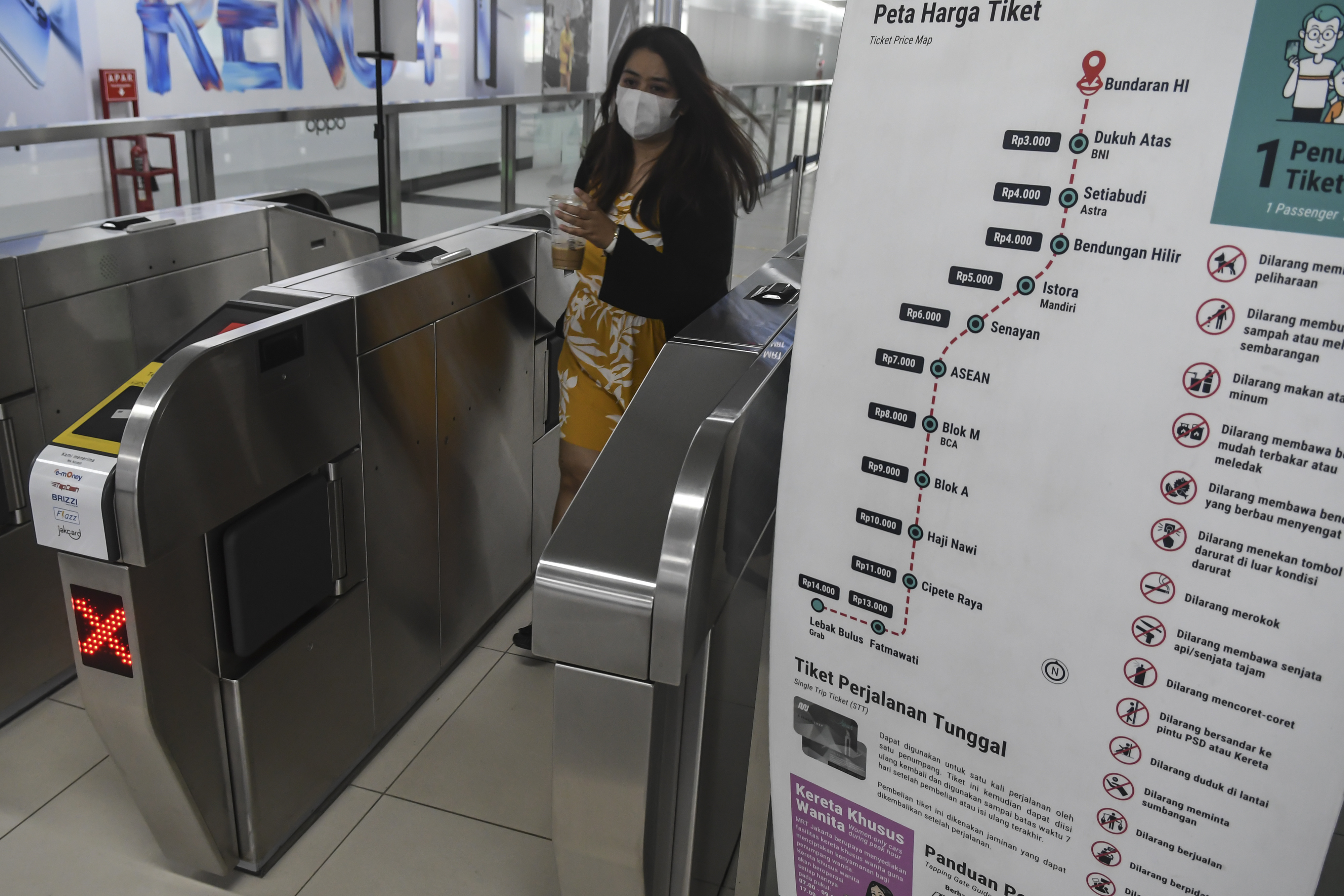 MRT Jakarta Larang Penumpang dengan Masker Kain 1 Lapis