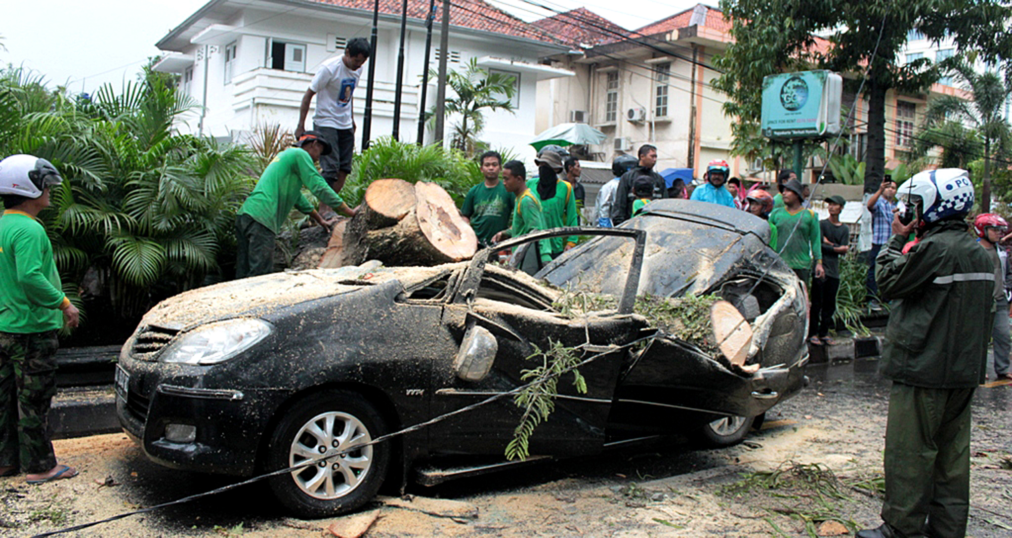 Sri Sultan Minta Warga Waspadai Dampak Angin Kencang