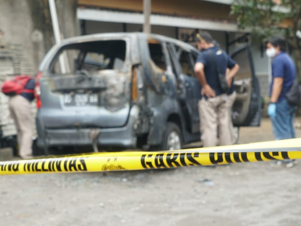 Mayat Perempuan dalam Mobil Terbakar Gemparkan Warga