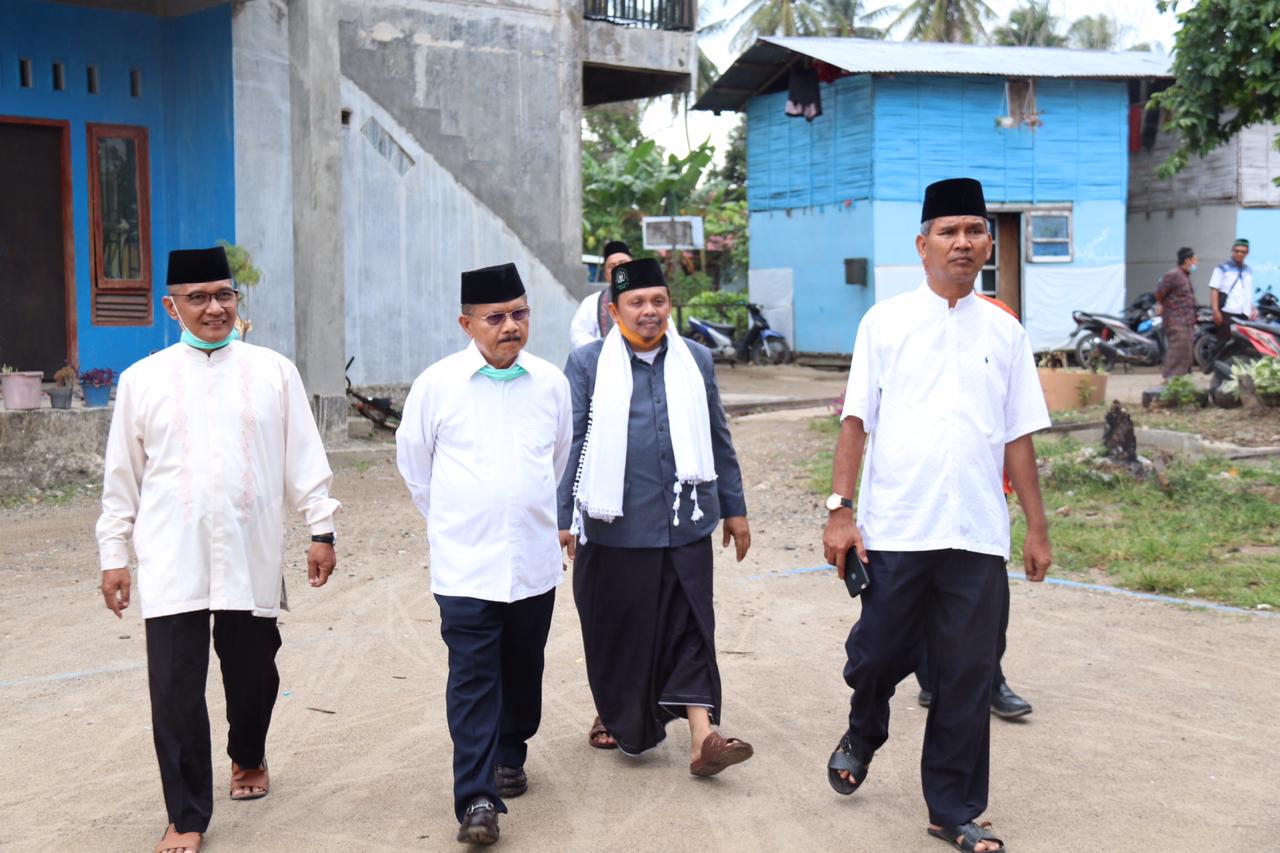 Masyarakat Bawan Bersatu Antarkan Mualim ke Rumah Bagonjong