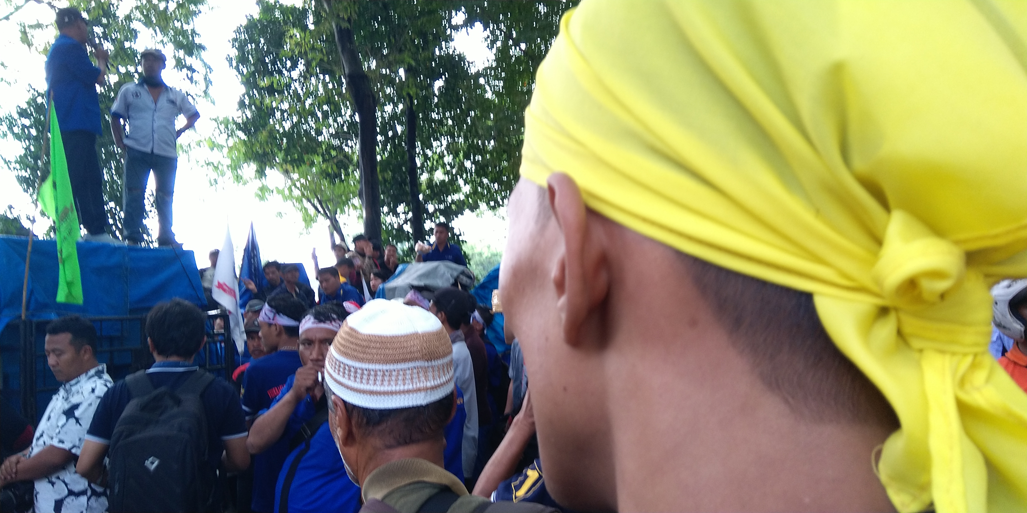 Sejumlah buruh berunjuk rasa di Kota Medan, Sumatra Utara