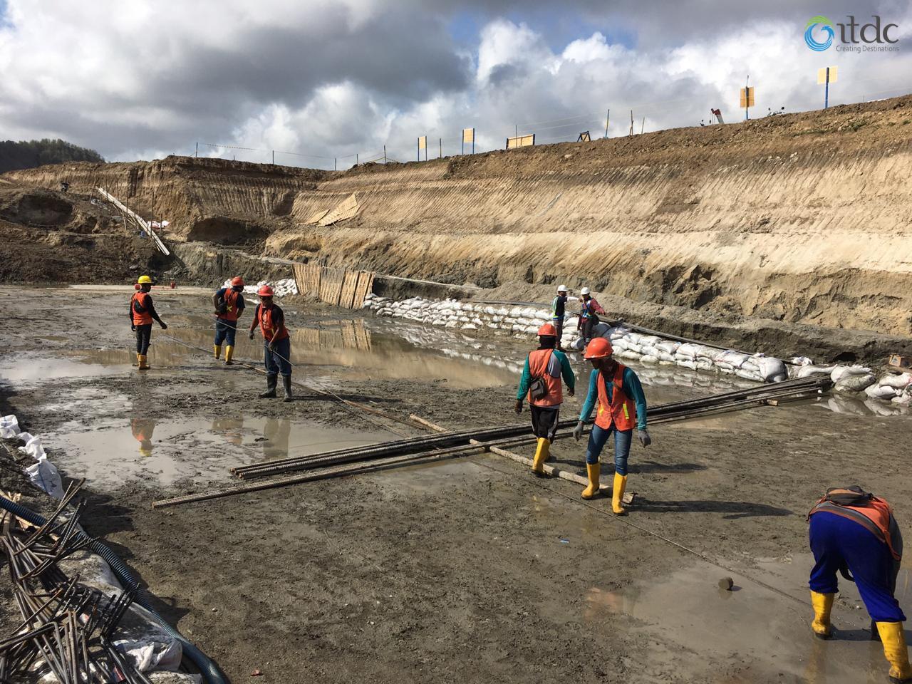 Pembangunan Kawasan Strategis Pariwisata Nasional (KSPN) The Mandalika di Nusa Tenggara Barat (NTB).