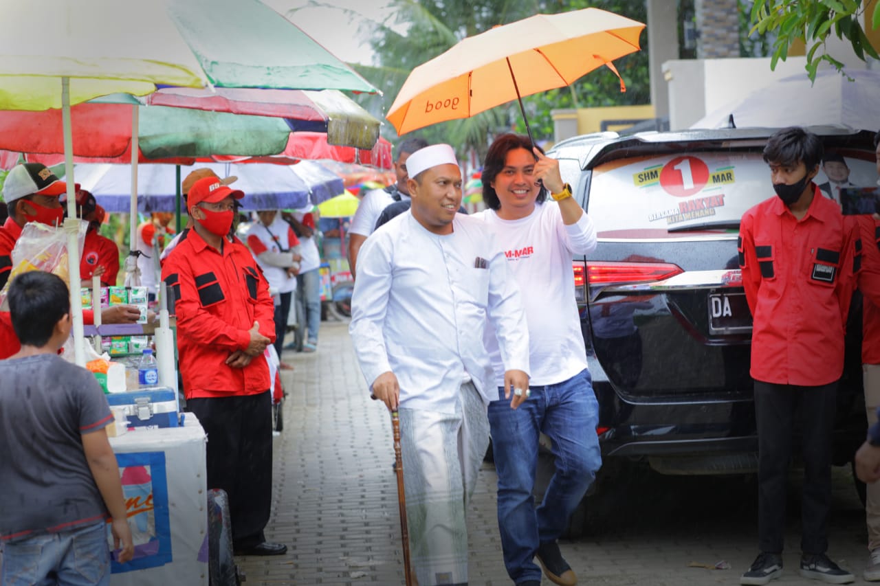 Habib Abdurahman Baasyim alias Habib Banua (peci putih) mendukung paslon  Syafruddin-Alpiya (SHM-MAR) di Pilkada Tanah Bumbu.