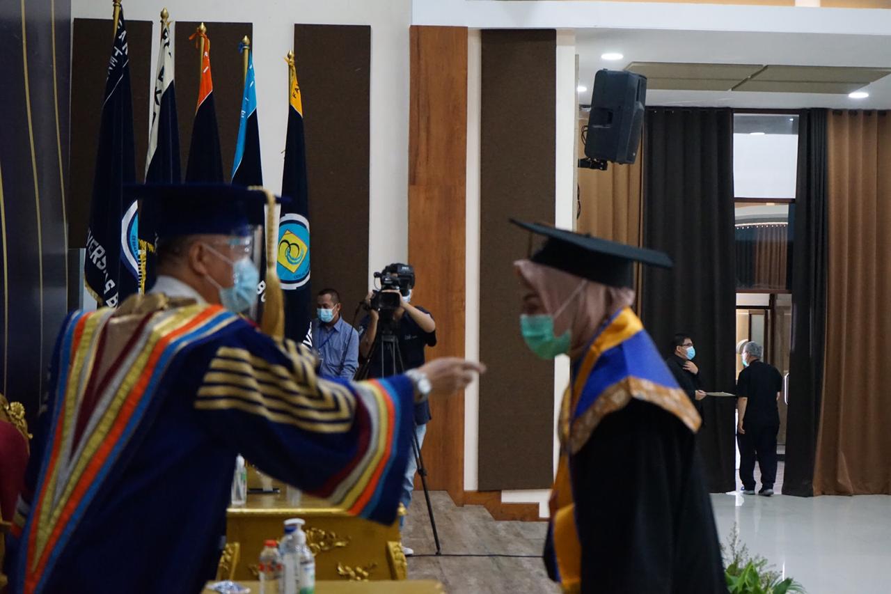 Wisuda  Universitas Budi Lihur