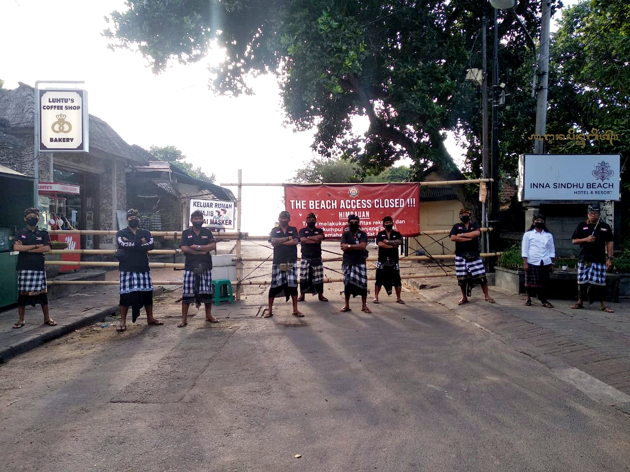 Pecalang dilibatkan untuk menangani demo penolakan Omnibus Law UU Cipta Kerja di Bali